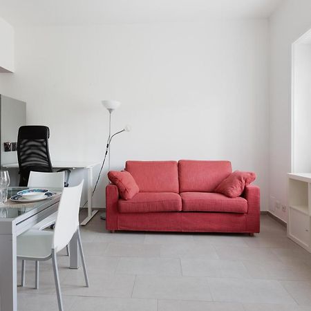 شقة Cozy Apt With Balcony - Mm2 Sant'Agostino ميلان المظهر الخارجي الصورة
