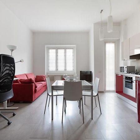 شقة Cozy Apt With Balcony - Mm2 Sant'Agostino ميلان المظهر الخارجي الصورة