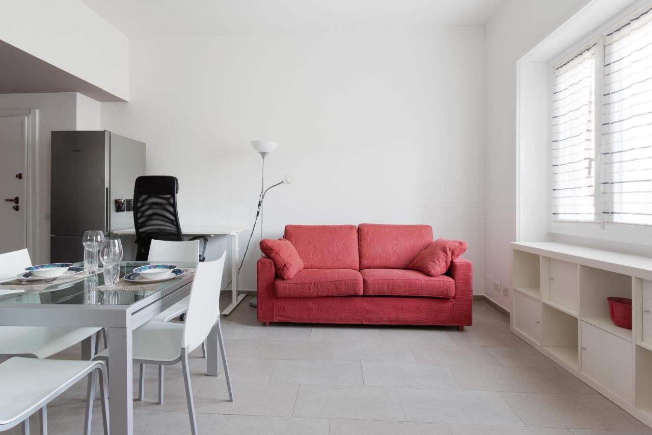 شقة Cozy Apt With Balcony - Mm2 Sant'Agostino ميلان المظهر الخارجي الصورة